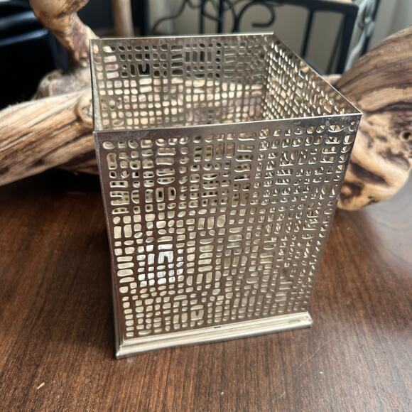 Bath and Body Works Silver 3 Wick Square Candle Holder - Picture 4 of 8